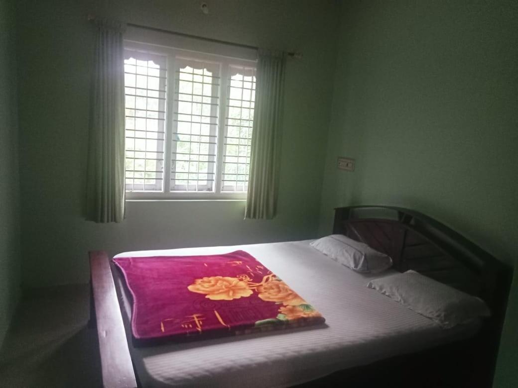 Eshwarkrupa Homestay Madikeri Exterior photo